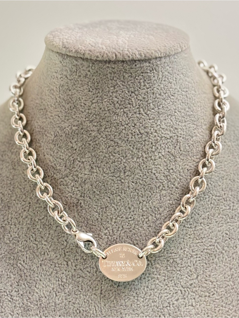 Tiffany & Co. Return to Tiffany Oval Tag Necklace/Choker 15.5"